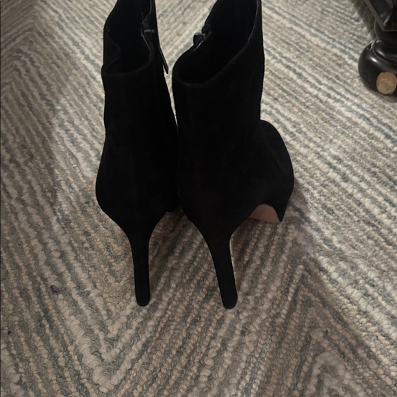 Chic Black Heeled Boots for Women - worn twice! Excellent condition like new - Picture 2 of 6